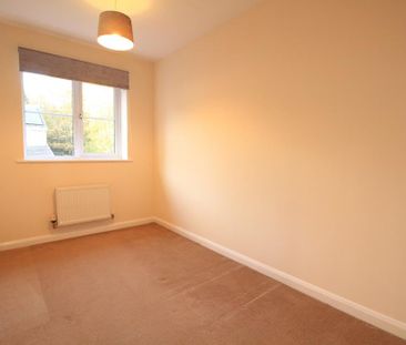 2 bedroom semi-detached house to rent - Photo 2