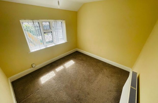 Limes Avenue, Brierley Hill, DY5 1PG - Photo 1