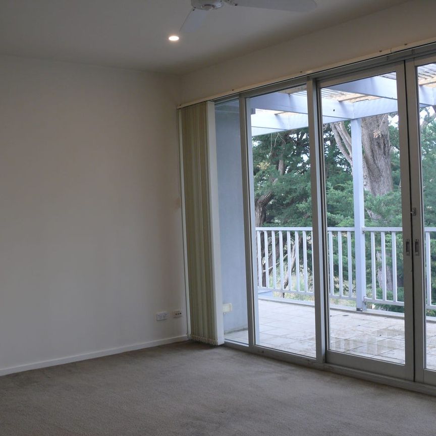 Overlooking Gardiners Creek Parklands - Photo 1