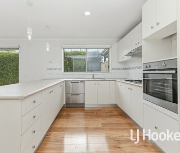 10/35 Narellan Drive, Hampton Park VIC - Photo 3