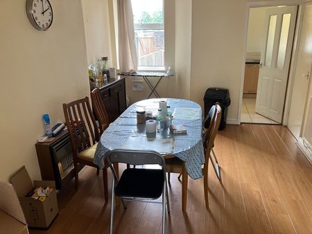 2 Bed Terraced House, Crofton Street, M14 - Photo 5