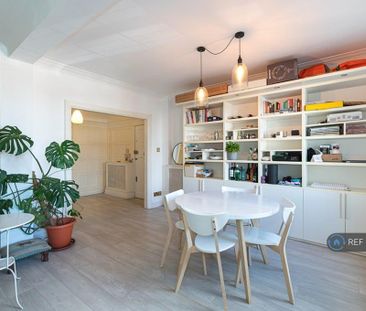 3 bedroom flat to rent - Photo 5