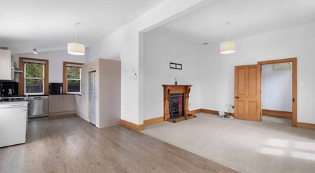 Large Family Home in St Albans! - Photo 3