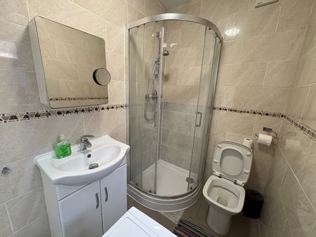 4 Bed Terraced House, Wakefield St, N18 - Photo 3