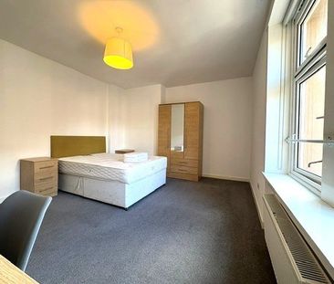 3 bedroom apartment to rent - Photo 5