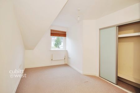 2 bedroom flat to rent - Photo 2