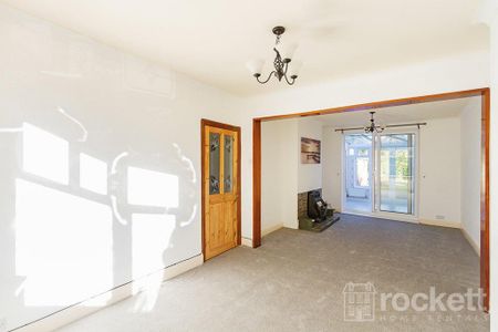 3 bedroom semi-detached house to rent - Photo 3