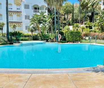 Middle Floor Apartment · The Golden Mile - Photo 3