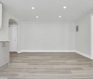 For Lease - 697 Eglinton Avenue Unit# 404, Toronto, Ontario - Photo 1