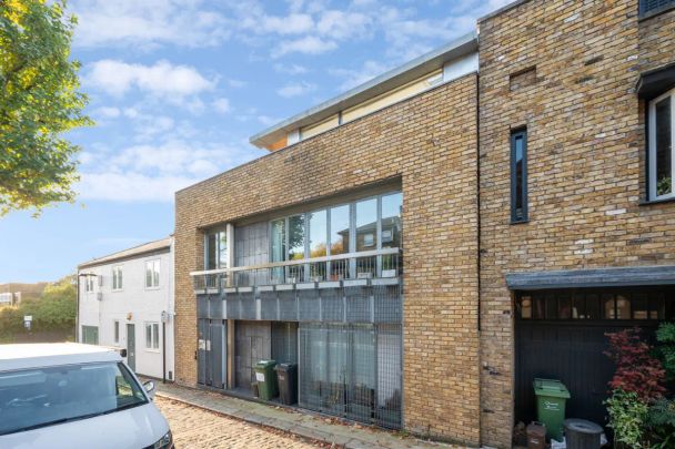 1 bedroom house in Camden Square - Photo 1