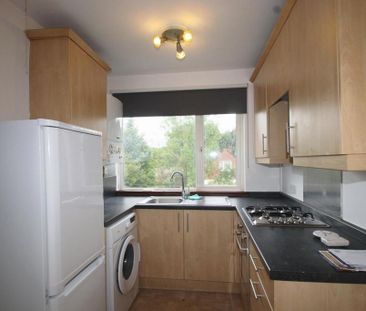 2 bedroom maisonette to rent - Photo 2
