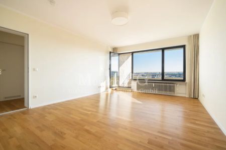 MÜNCHNER IG: Modernisierte Dachgeschosswohnung mit schönem Panoramablick! - Foto 2