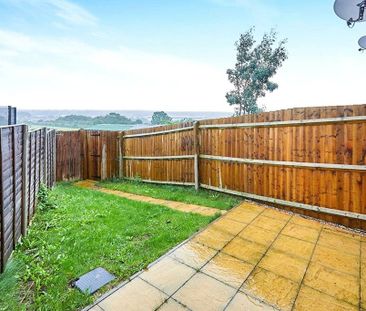 2 bedroom end of terrace house to rent - Photo 3