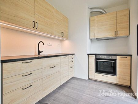 Pronájem bytu 1+kk 33 m2 - Fotografie 4