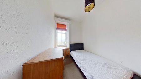4 bedroom flat to rent - Photo 4
