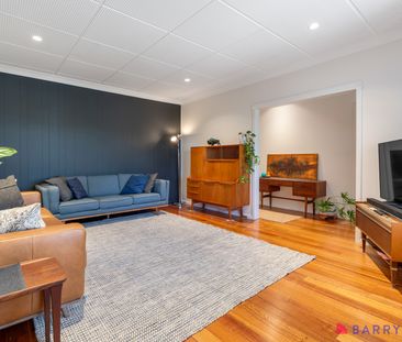 Modern three-bedroom home! - Photo 3