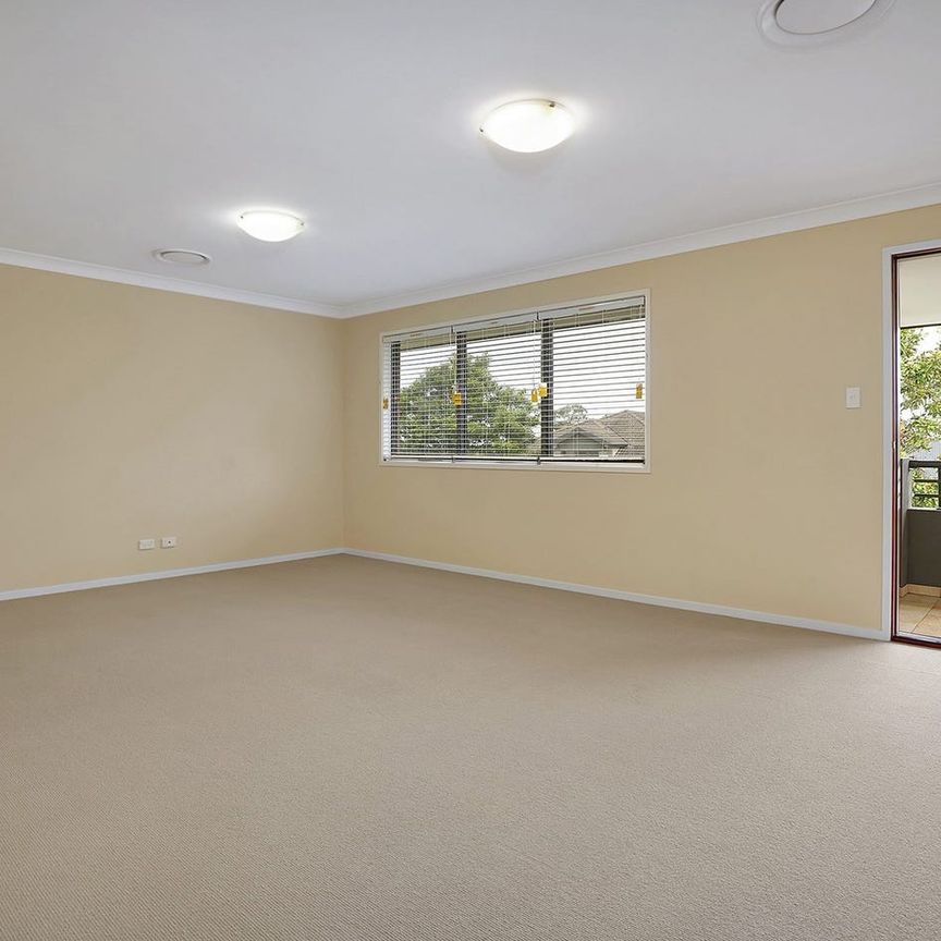 Spacious home in convenient location - Photo 1