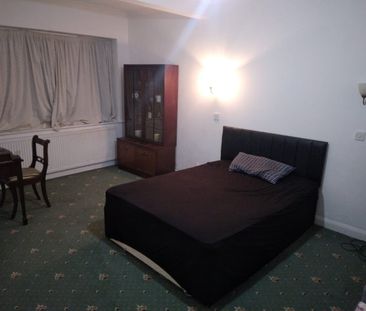 Room in a Shared House, Grasmere Gardens, HA3 - Photo 2