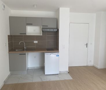 Location Appartement 2 pièces 47m² NEUILLY PLAISANCE 93360 - Photo 1