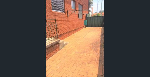 Ground floor, easy access in secure complex, and with private exclusive courtyard - Photo 1