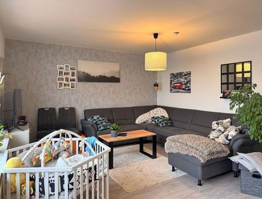 Gepflegte Doppelhaushälfte mit Garten, Garage & Carport in absolut zentraler Lage von Ostgroßefehn - Photo 1