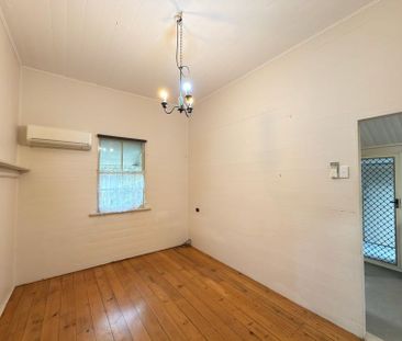 Two Bedroom Home With HUGE Backyard! - Photo 4