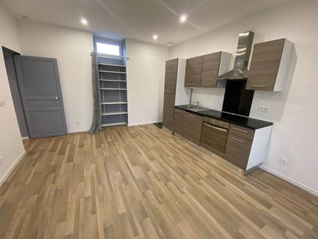 Location Appartement 2 pièces 45m² - Photo 3