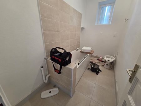 Location Appartement 5 pièces 101m² LE CREUSOT 71200 - Photo 3