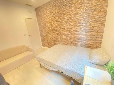 Paseo Pontones, Madrid, Community of Madrid 28005 - Photo 3