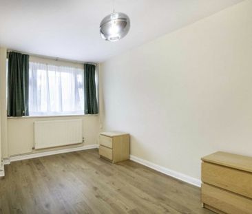 Lanark Close - Photo 5