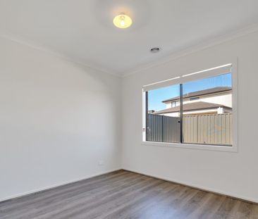 Spacious & Beautiful Family Home in Prime Melton South Location - Photo 1