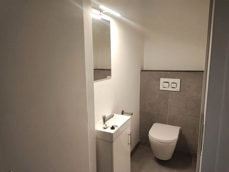 Leuk en modern gelijkvloers appartement met 3 slpks en tuin gelegen te Olmen centrum ! - Photo 2