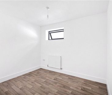 London Road, Thornton Heath, CR7 6AW - Photo 4