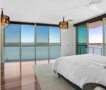 EXECUTIVE PENTHOUSE APARTMENT WITH UNINTERRUPTED OCEAN & CITY VIEWS... - Photo 6