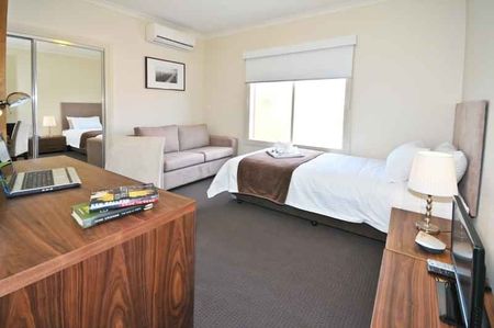 Room 10 (Non Ensuite) - Photo 3