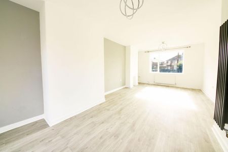 3 bedroom semi-detached house to rent - Photo 4