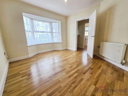 Main Road, Shavington, CW2 - Photo 2