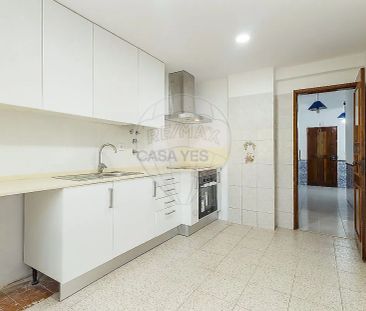 Apartment T2 in Massamá e Monte Abraão, Sintra - Photo 1