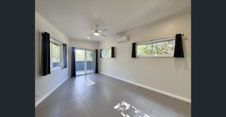 Perfect Presentation and Low Maintenance Living - 2 bedrooms, Air-Conditioning, Deck & Fenced Yard - Photo 2