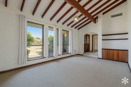 7 Larmer Place - Photo 2