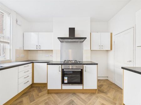 3 bedroom terraced house to rent - Photo 3