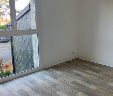 À LOUER AVRANCHES Dans résidence sécurisée, un appartement F3 situé... - Photo 3