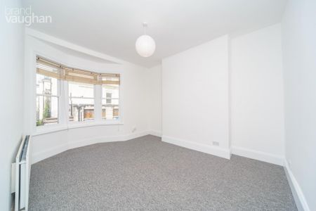 4 bedroom apartment to rent - Photo 2