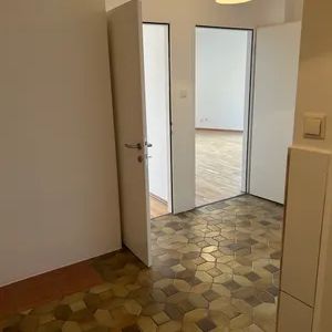 Helle 2-Zimmer-Wohnung mit neuwertiger Küche - Top-Öffi-Anbindung in 1200 Wien - Foto 3