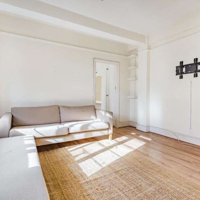 2 Bed Flat, Horn Lane, W3 - Photo 1