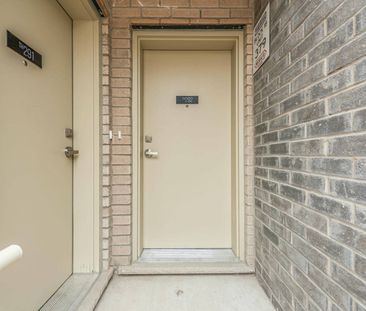 For Lease - 140 Honeycrisp Crescent Unit# 292, Vaughan, Ontario - Photo 4