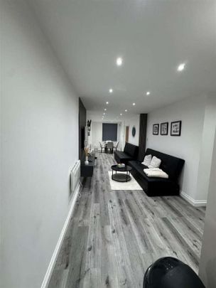 Burnage Lane, Manchester, M19 - Photo 1