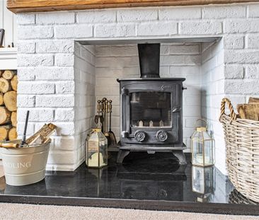 Beautifully presented three bedroom house in a quiet cul de sac. - Photo 6