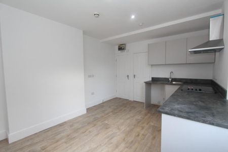 1 bedroom ground floor flat to rent - Photo 4