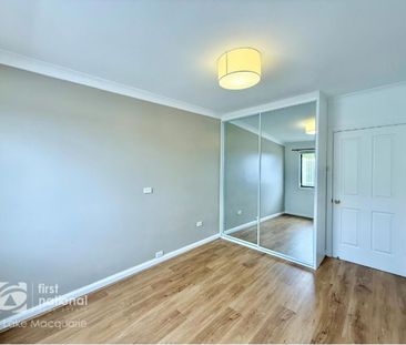 BEAUTIFUL 4-BEDROOM HOME IN GLENDALE - Photo 3